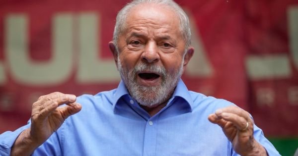 Bolsonaro too close for Lula's comfort
