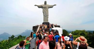 Foreign tourists spend record-high amounts in Brazil