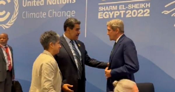 Maduro-Kerry handshake “unplanned,” US gov't says