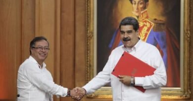 Petro and Maduro sign joint declaration, pledge to work together