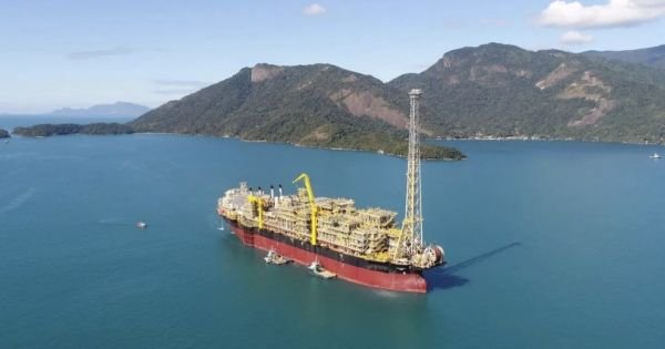 Petrobras and partners make major oil discovery at Sépia offshore field