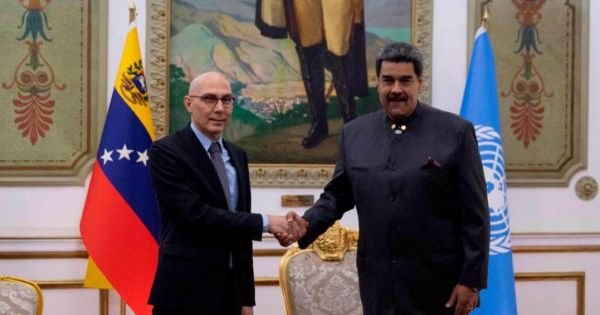 Maduro reviews human rights situation in Venezuela with Türk