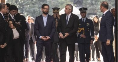 Presidents Fernández and Boric discuss regional agenda.