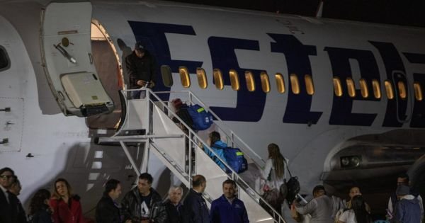 Chilean and Venezuelan authorities cooperate to repatriate stranded migrants