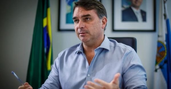 Bolsonaro's son fined again by TSE