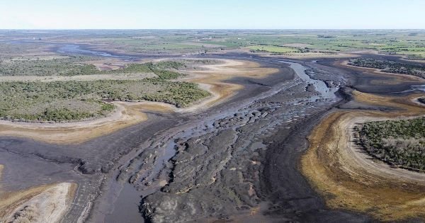 Uruguay taking action to face water crisis: drinking water reserve is empty for Montevideo