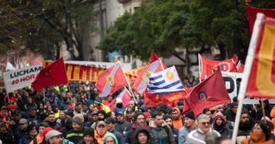 Uruguayan unions go on strike, again demanding shorter working hours and wage increases