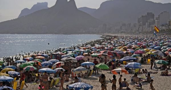 Southern Brazil hit by unusual hot weather in spring