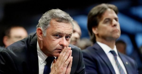 Lacalle Pou praises departing Presidential Secretary Delgado