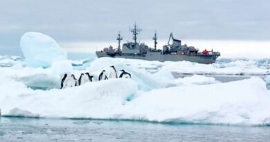 Uruguayan scientific, military team flies to Antarctica