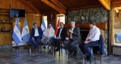 Patagonian governors threaten to cut oil and gas output