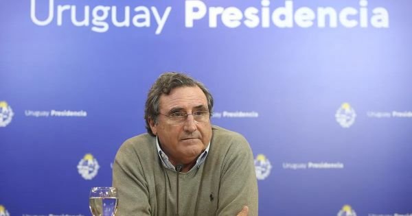 Uruguay: Lacalle announces new Defense Minister starting next month