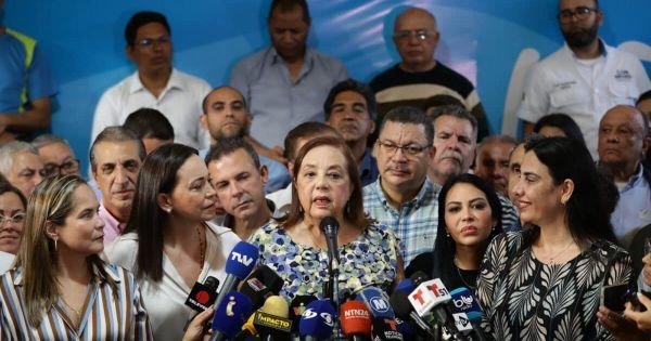 Venezuelan opposition unable to enter Yoris' candidacy before deadline