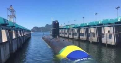 Brazil's newest sub christened before Lula and Macron